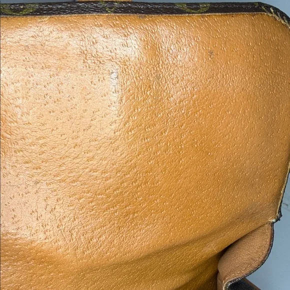 Louis Vuitton vintage Crossbody bag adjustable strap good used condition - Picture 12 of 16